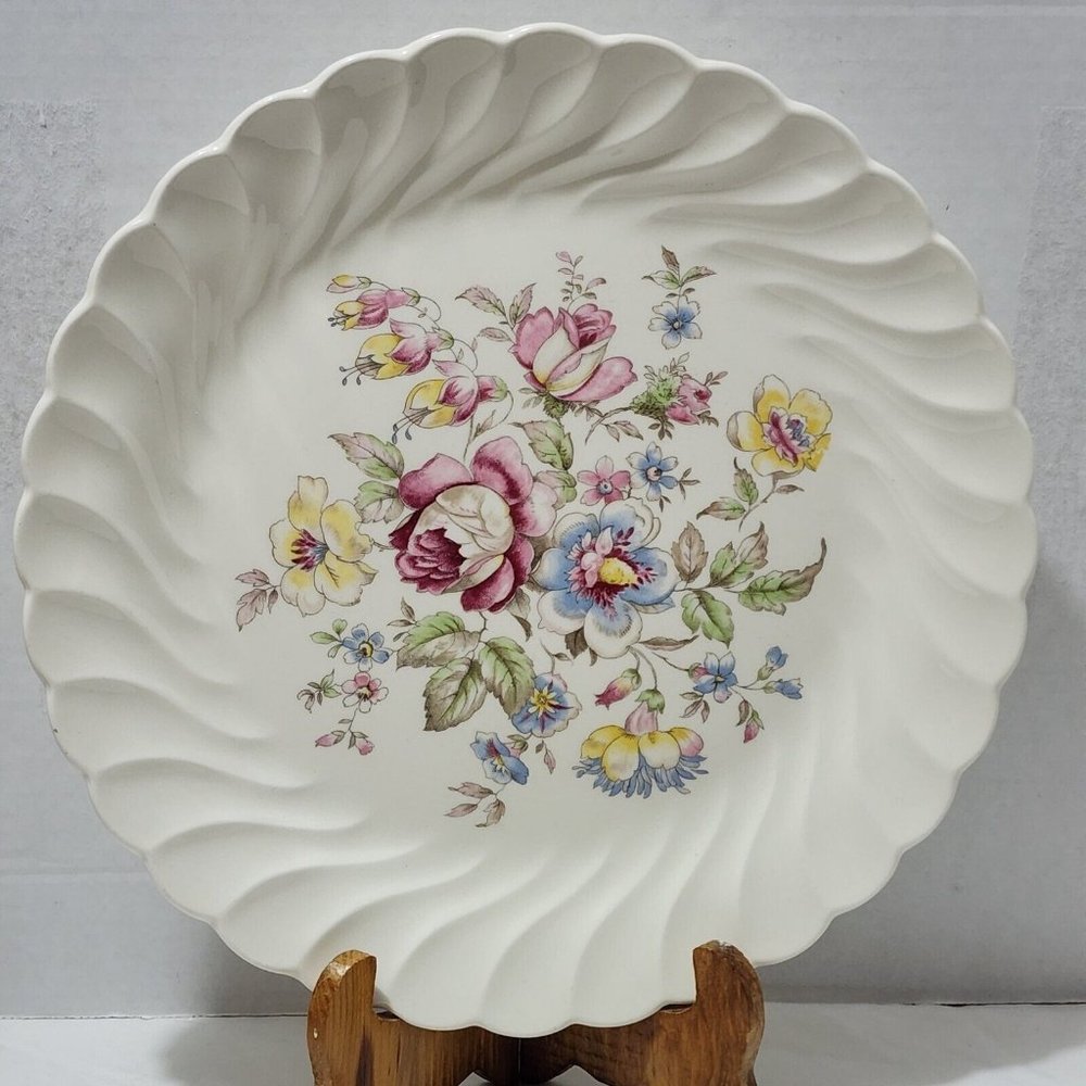Vintage Royal China USA Romance Dinner Plate 10" floral center swirl rim